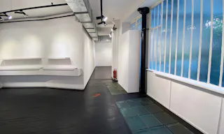 Fashion Week Showroom in Le Marais - Image 7