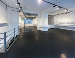 Fashion Week Showroom in Le Marais - Image 9