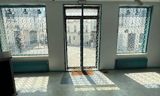 Butte Montmartre - excellente visibilté et flux de passants constant - entre 20 et 150 m2 - Image 2