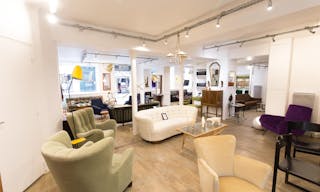 Pop-Up Store in Busy Palais-Royal - Image 0