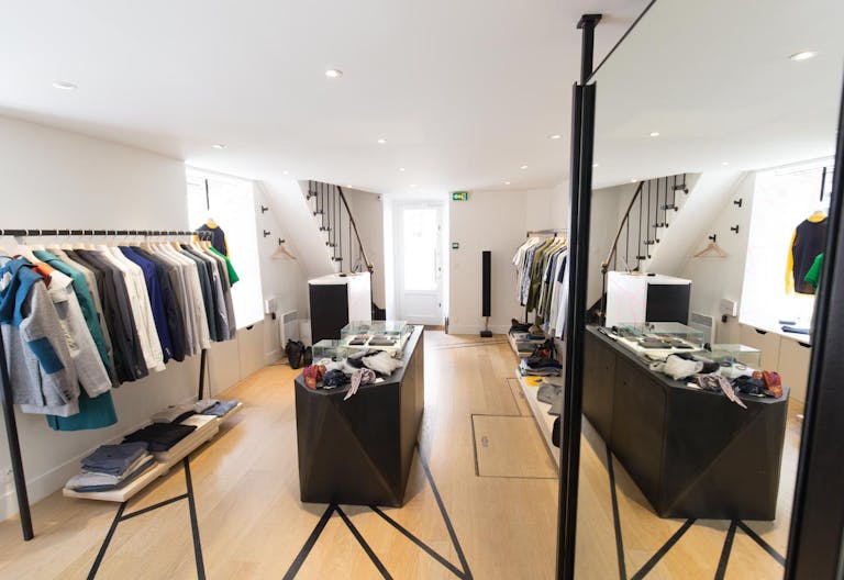 Boutique in Bustling Le Marais - Image 0