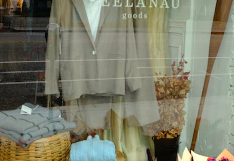 Jewel Box Pop-up Space by the Ocean - Image 4