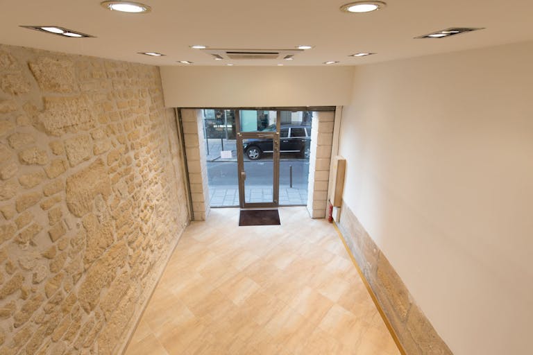 Pop-Up Store in Sentier - Image 0