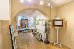Unique Pop-Up Gallery in Le Marais - Image 0