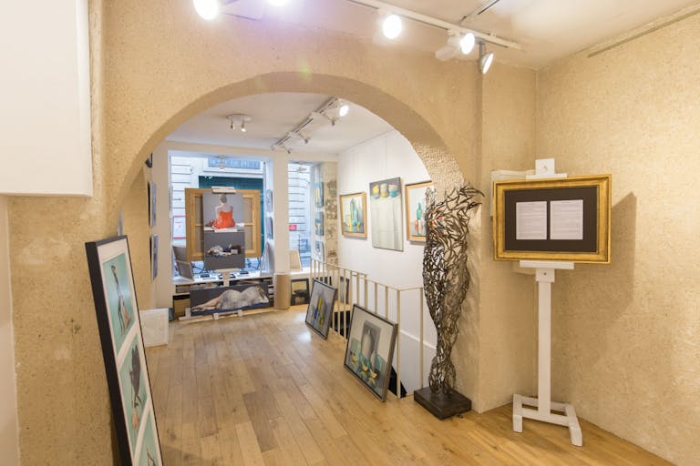 Unique Pop-Up Gallery in Le Marais - Image 0