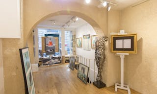 Unique Pop-Up Gallery in Le Marais - Image 0