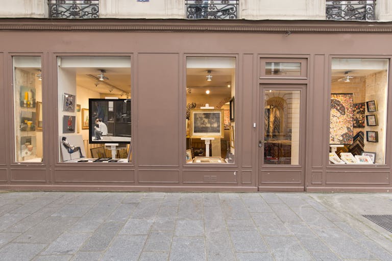 Unique Pop-Up Gallery in Le Marais - Image 1