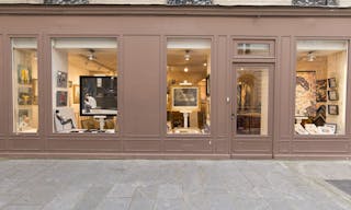 Unique Pop-Up Gallery in Le Marais - Image 1