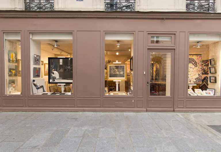 Unique Pop-Up Gallery in Le Marais - Image 1