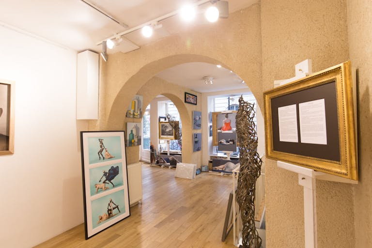 Unique Pop-Up Gallery in Le Marais - Image 2