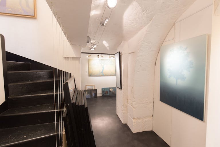 Unique Pop-Up Gallery in Le Marais - Image 4