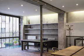 Showroom in Enfants-Rouges - Image 0