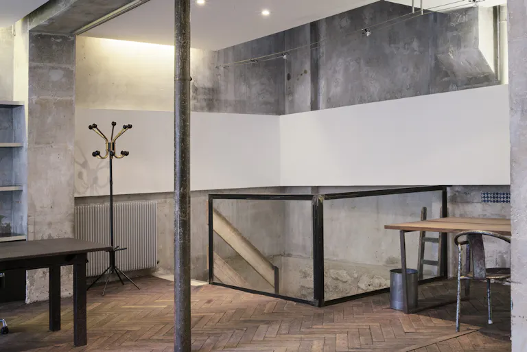 Showroom in Enfants-Rouges - Image 2