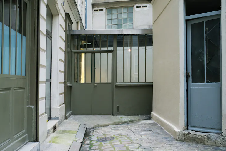 Showroom in Enfants-Rouges - Image 4