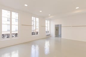 Bright Pop-Up Space in Le Marais - Image 0