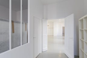 Bright Pop-Up Space in Le Marais - Image 5