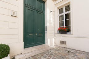 Bright Pop-Up Space in Le Marais - Image 6