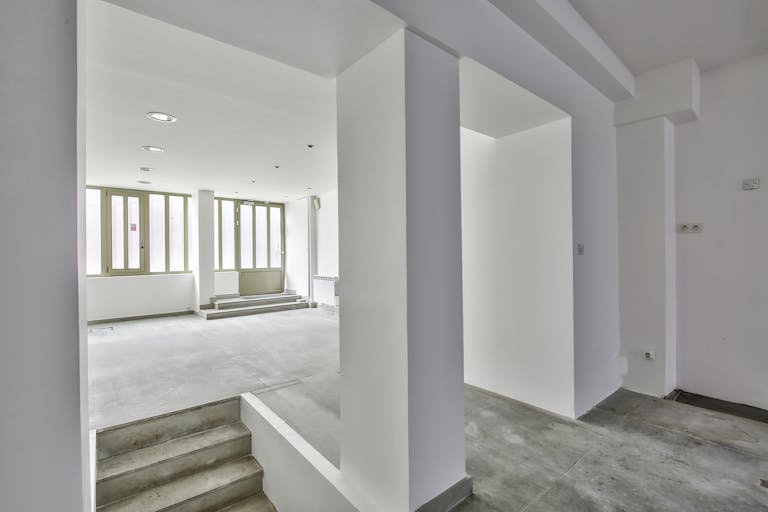 Modern Space in Ledru-Rollin - Image 3