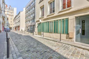 Modern Space in Ledru-Rollin - Image 15