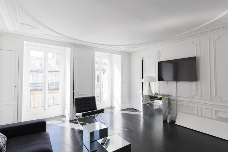 Classic Space in Madeleine - Image 1