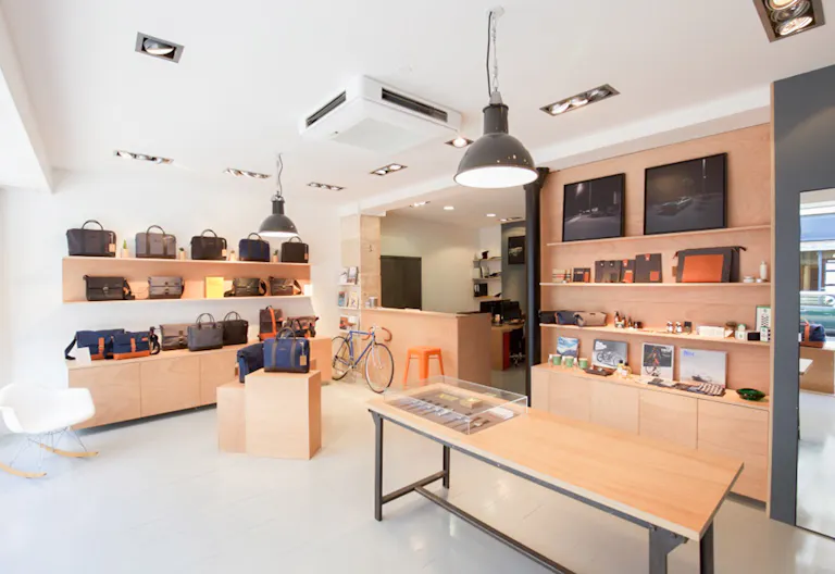 Stylish Pop-Up Store in Le Marais - Image 0