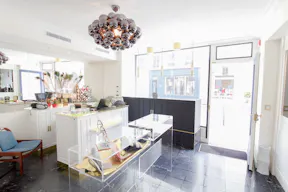 Stylish Boutique in Le Marais - Image 0
