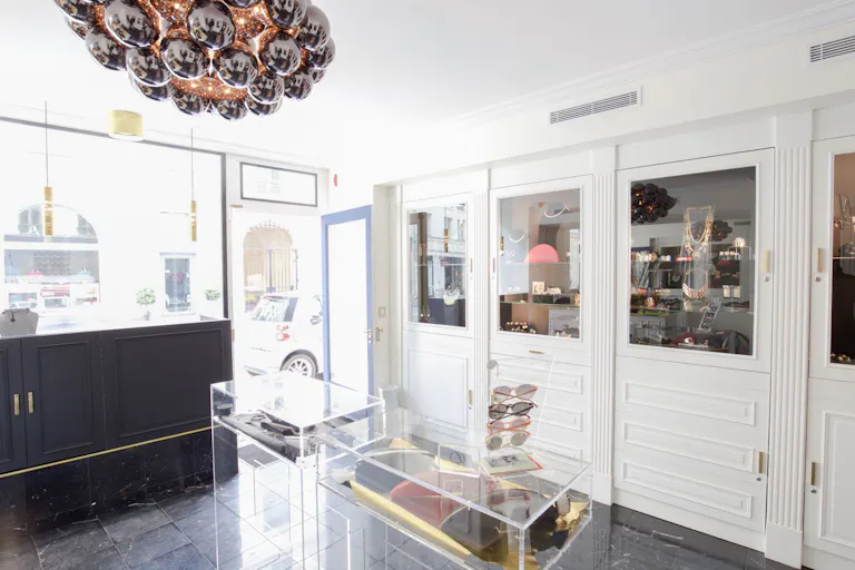 Stylish Boutique in Le Marais - Image 1