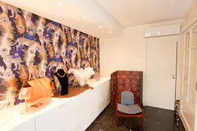 Stylish Boutique in Le Marais - Image 4