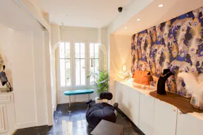 Stylish Boutique in Le Marais - Image 5