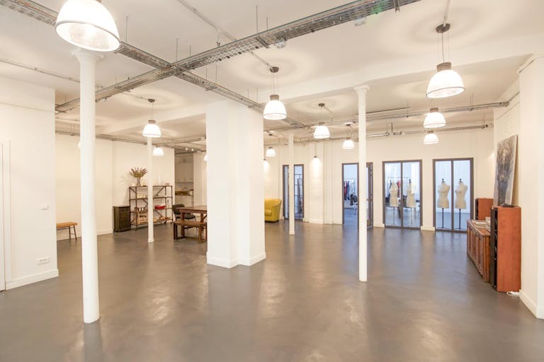 Pop-Up Showroom in Voltaire - Image 1