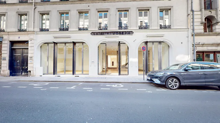 Large Showroom Rue Froissart - Image 2