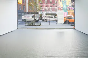 Glass-Fronted Corner Pop-Up Space in Nolita - Image 7
