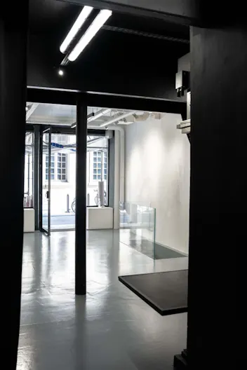 central Marais showroom 50 square meters - Image 1
