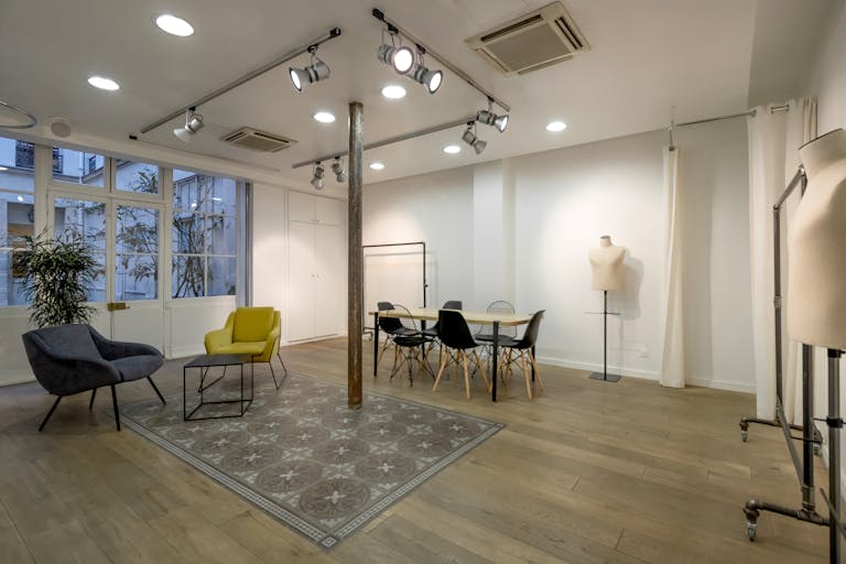 Showroom on rue de Turenne - Image 2