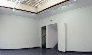 Cosy Art Gallery in Le Havre - Image 1