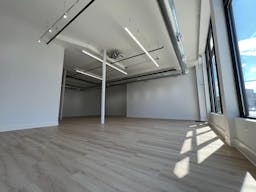 Minimal & Versatile White Wall Gallery Storefront perfect for Art Exhibitions, Pop-Up Shops, and Events - Image 4