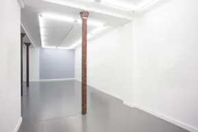 Iconic Pop-Up Gallery in Le Marais - Image 1