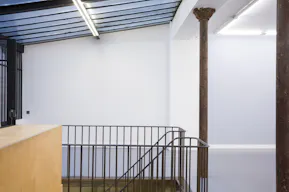 Iconic Pop-Up Gallery in Le Marais - Image 2