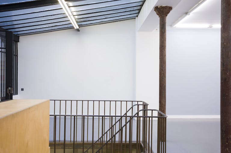 Iconic Pop-Up Gallery in Le Marais - Image 2