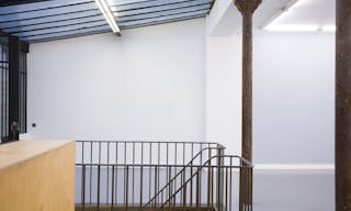 Iconic Pop-Up Gallery in Le Marais - Image 2