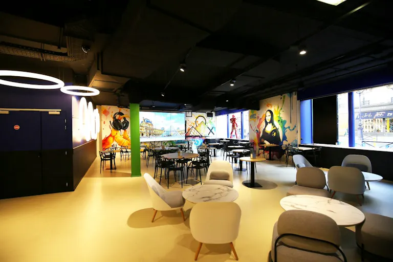 Pop-Up Store for Rent - Louvre Museum - Image 3