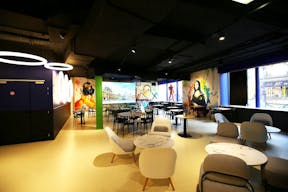 Pop-Up Store for Rent - Louvre Museum - Image 3