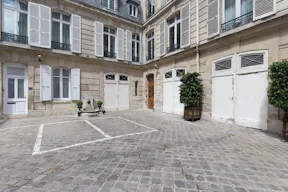 Apartment Close to Champs Élysées - Image 7