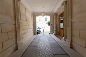 Apartment Close to Champs Élysées - Image 8