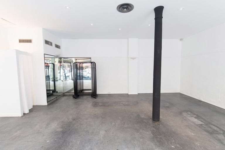 Pop-Up Store in Palais-Royal - Image 4