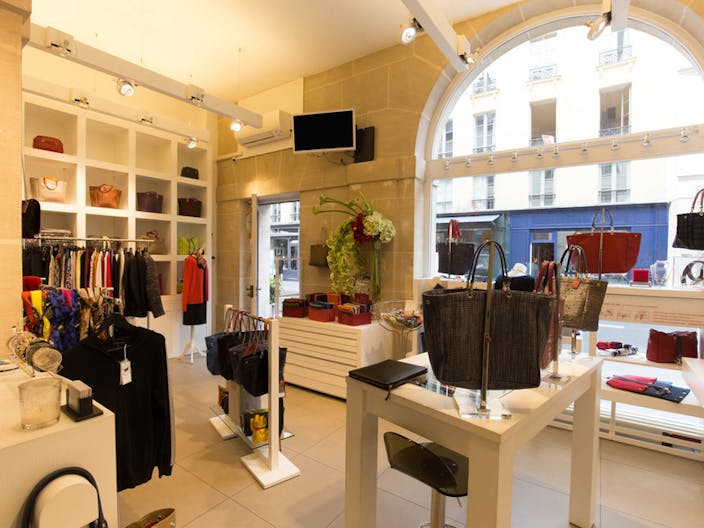 Boutique in Busy Le Marais - Image 2