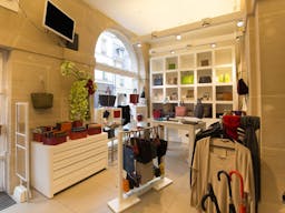 Boutique in Busy Le Marais - Image 3
