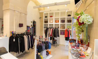 Boutique in Busy Le Marais - Image 4