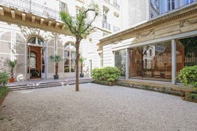 Event Space in Champs Élysées - Image 11