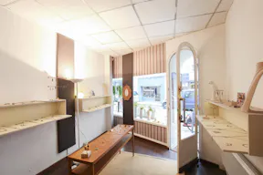 Petite Boutique in Le Marais - Image 6